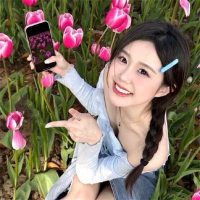 指尖相触，恋恋不舍